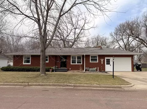 751 Easy St, Tracy, MN 56175