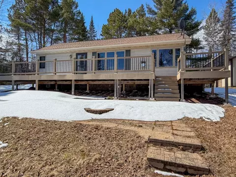 10153 S Clear Lake Rd, Britt, MN 55710