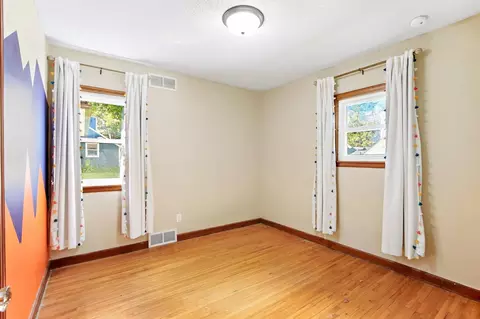Bedroom - 228 5th Ave NE, Faribault, MN 55021 photo 3 of 6