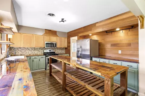 Kitchen - 228 5th Ave NE, Faribault, MN 55021 photo 4 of 6