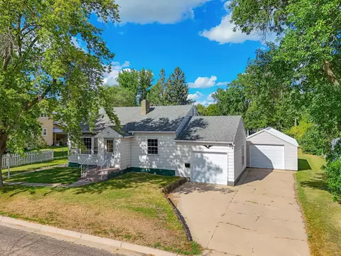 Exterior - 525 3rd St SE, Perham, MN 56573 photo 4 of 9