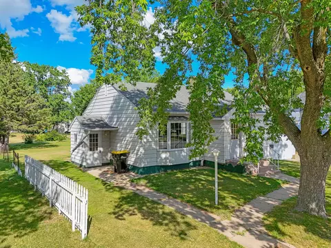 Exterior - 525 3rd St SE, Perham, MN 56573 photo 2 of 9
