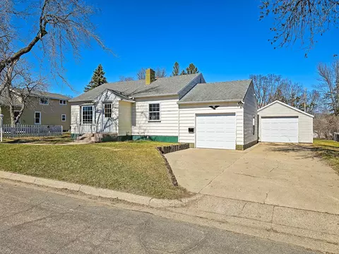 Exterior - 525 3rd St SE, Perham, MN 56573 photo 6 of 10