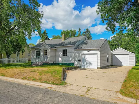 Exterior - 525 3rd St SE, Perham, MN 56573 photo 8 of 9