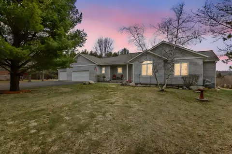 358 Briar Ln, Taylors Falls, MN 55084