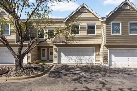 4127 Meadowlark Pt, Eagan, MN 55122
