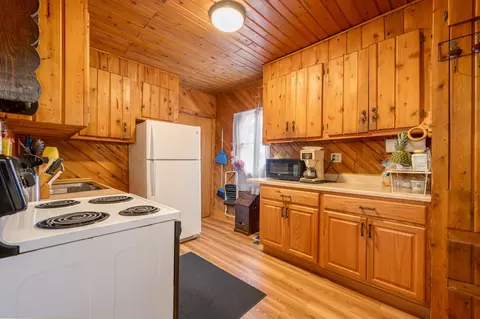 Kitchen - 100 Bawden St, Marble, MN 55764 photo 2 of 2