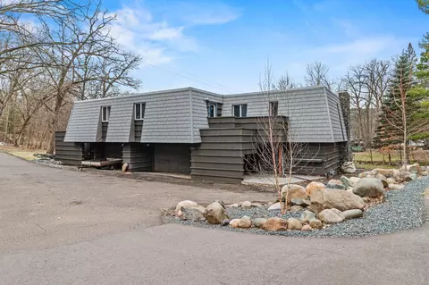 1007 N Hamilton St, Saint Croix Falls, WI 54024
