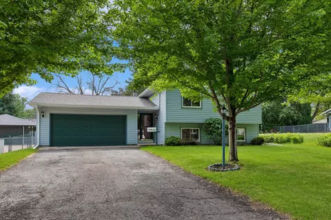 229 21st Ave S, South Saint Paul, MN 55075