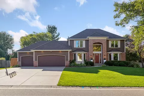 5955 Parkwood Dr, Shoreview, MN 55126