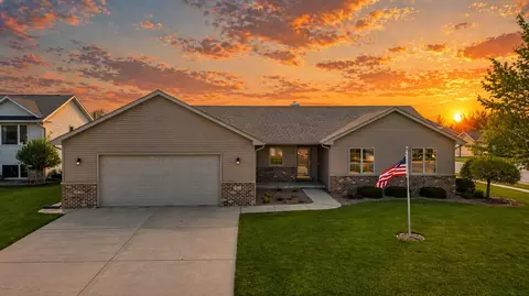 802 Timothy Dr SE, Stewartville, MN 55976