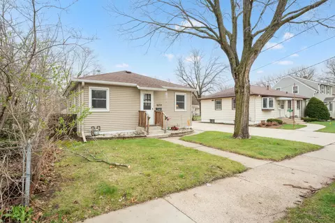 1539 4th St NE, Rochester, MN 55906