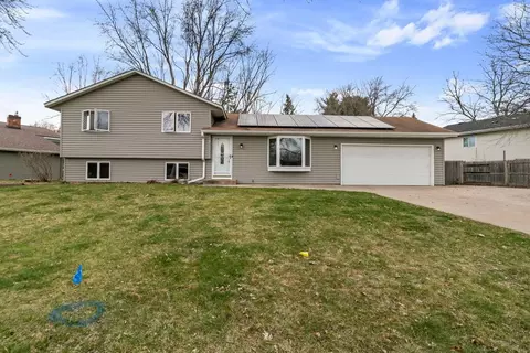 8726 Ivywood Ave S, Cottage Grove, MN 55016