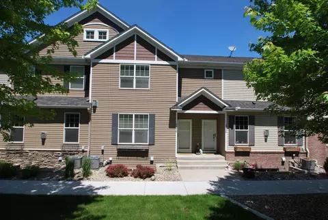 7745 Madelyn Creek Dr, Victoria, MN 55386