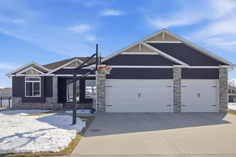 4209 Bristlecone Loop S, Fargo, ND 58104