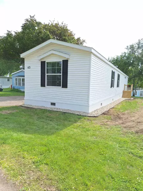 215 N Mckay Ave #43, Alexandria, MN 56308
