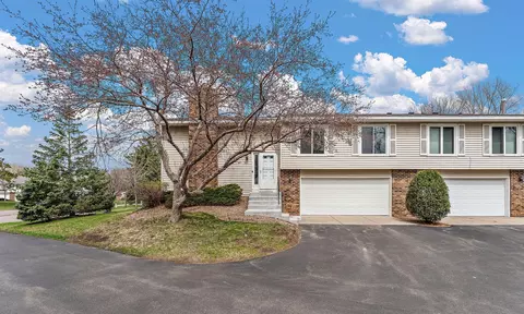 1621 W 140th St, Burnsville, MN 55337