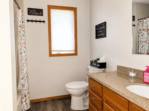 Bath - 13 Riverside Rd, Morris, MN 56267 photo 1 of 2