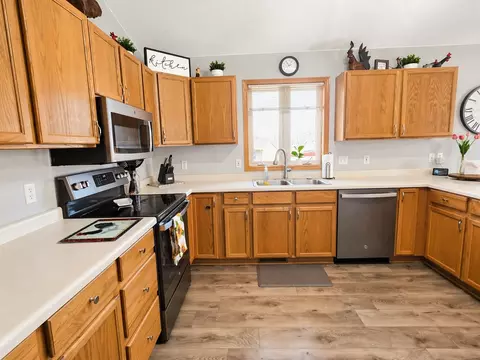 Kitchen - 13 Riverside Rd, Morris, MN 56267 photo 2 of 6