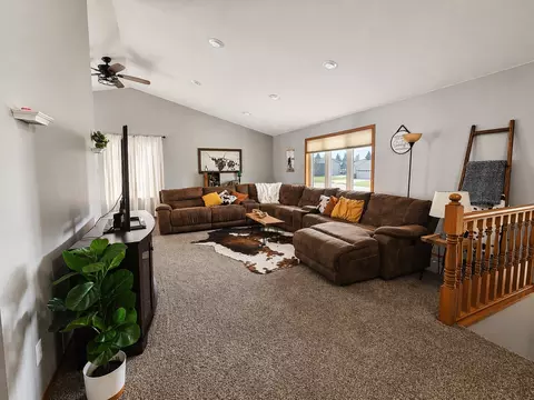 Living - 13 Riverside Rd, Morris, MN 56267 photo 3 of 5