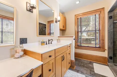 Bath - 300 5th St SW, Plainview, MN 55964 photo 4 of 7