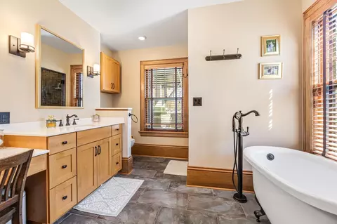 Bath - 300 5th St SW, Plainview, MN 55964 photo 1 of 7