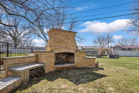 Exterior - 300 5th St SW, Plainview, MN 55964 photo 9 of 14