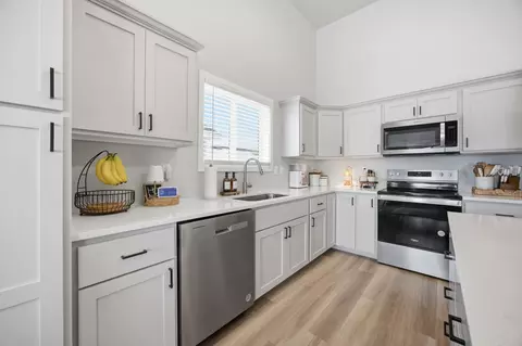 Kitchen - 6862 Thomas St, Horace, ND 58047 photo 3 of 4