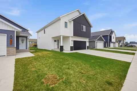 Exterior - 6862 Thomas St, Horace, ND 58047 photo 6 of 7