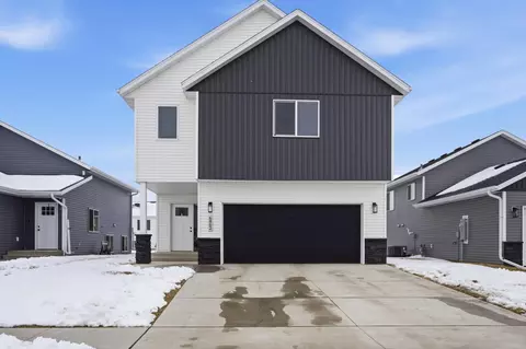 6862 Thomas St, Horace, ND 58047