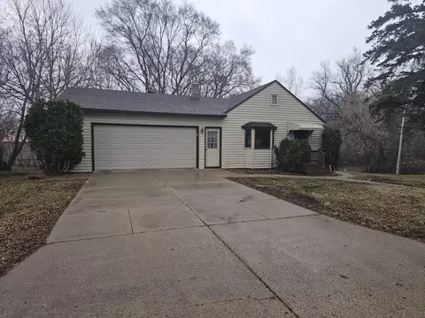 1121 S Vine St, Fergus Falls, MN 56537