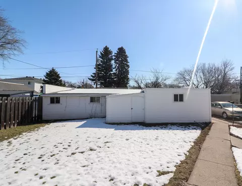 Exterior - 609 3rd St N, Fargo, ND 58102 photo 3 of 5