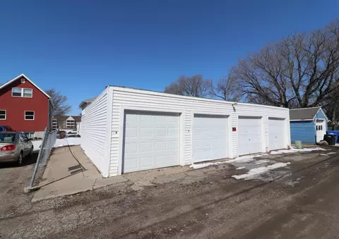 Exterior - 609 3rd St N, Fargo, ND 58102 photo 4 of 5
