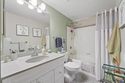 Bath - 78 10th St E #2702, Saint Paul, MN 55101 photo 1 of 1