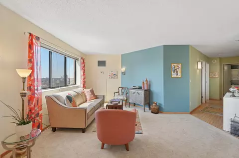 Living - 78 10th St E #2702, Saint Paul, MN 55101 photo 3 of 7