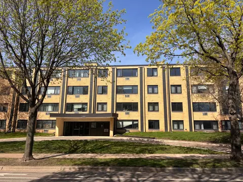 2500 Blaisdell Ave #404, Minneapolis, MN 55404