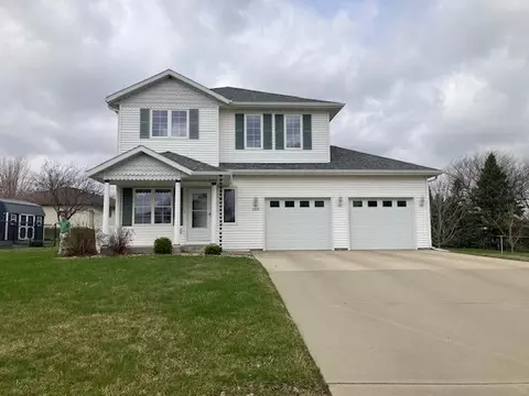 1305 5th St NE, Waseca, MN 56093