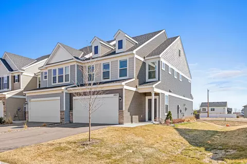 4807 Airlake Dr, Woodbury, MN 55129
