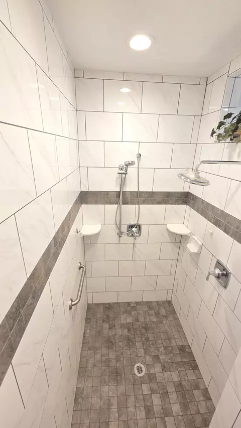 Bath - 722 Pine St N, Hudson, WI 54016 photo 3 of 5