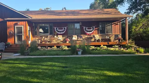 Exterior - 722 Pine St N, Hudson, WI 54016 photo 3 of 12