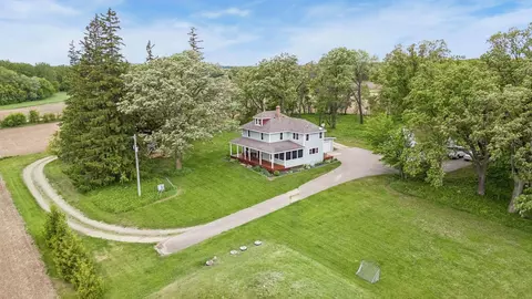 27850 Iberia Ave, Lakeville, MN 55044
