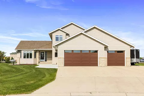 722 42nd Ave S, Moorhead, MN 56560