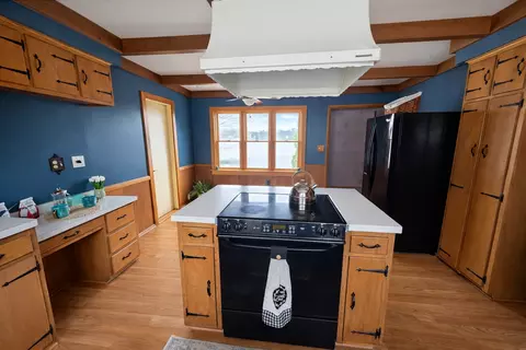 Kitchen - 632 E Park Ave, Albert Lea, MN 56007 photo 2 of 3