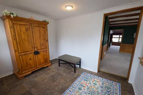 Entry Way - 632 E Park Ave, Albert Lea, MN 56007 photo 2 of 2