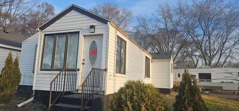 906 1st Ave E, Shakopee, MN 55379