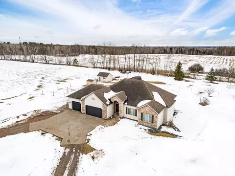 2542 Ziehl Rd, Carlton, MN 55718