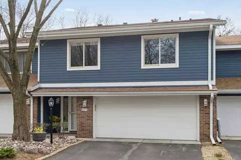 9371 Nesbitt Rd, Bloomington, MN 55437