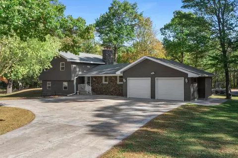 19177 Greenbrook Dr NE, Wyoming, MN 55092