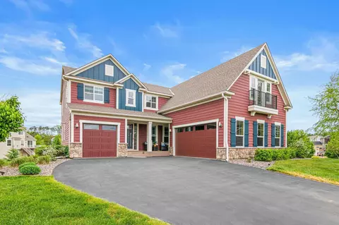 22 Alcott Ct, North Oaks, MN 55127