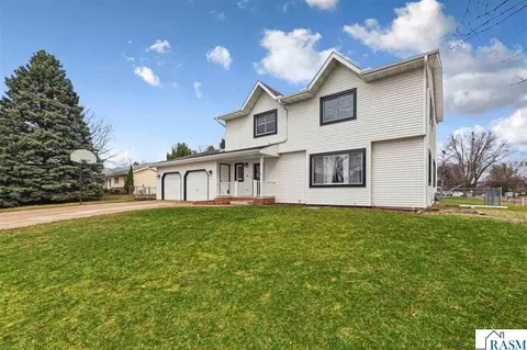229 Wadsworth Dr, Mankato, MN 56001
